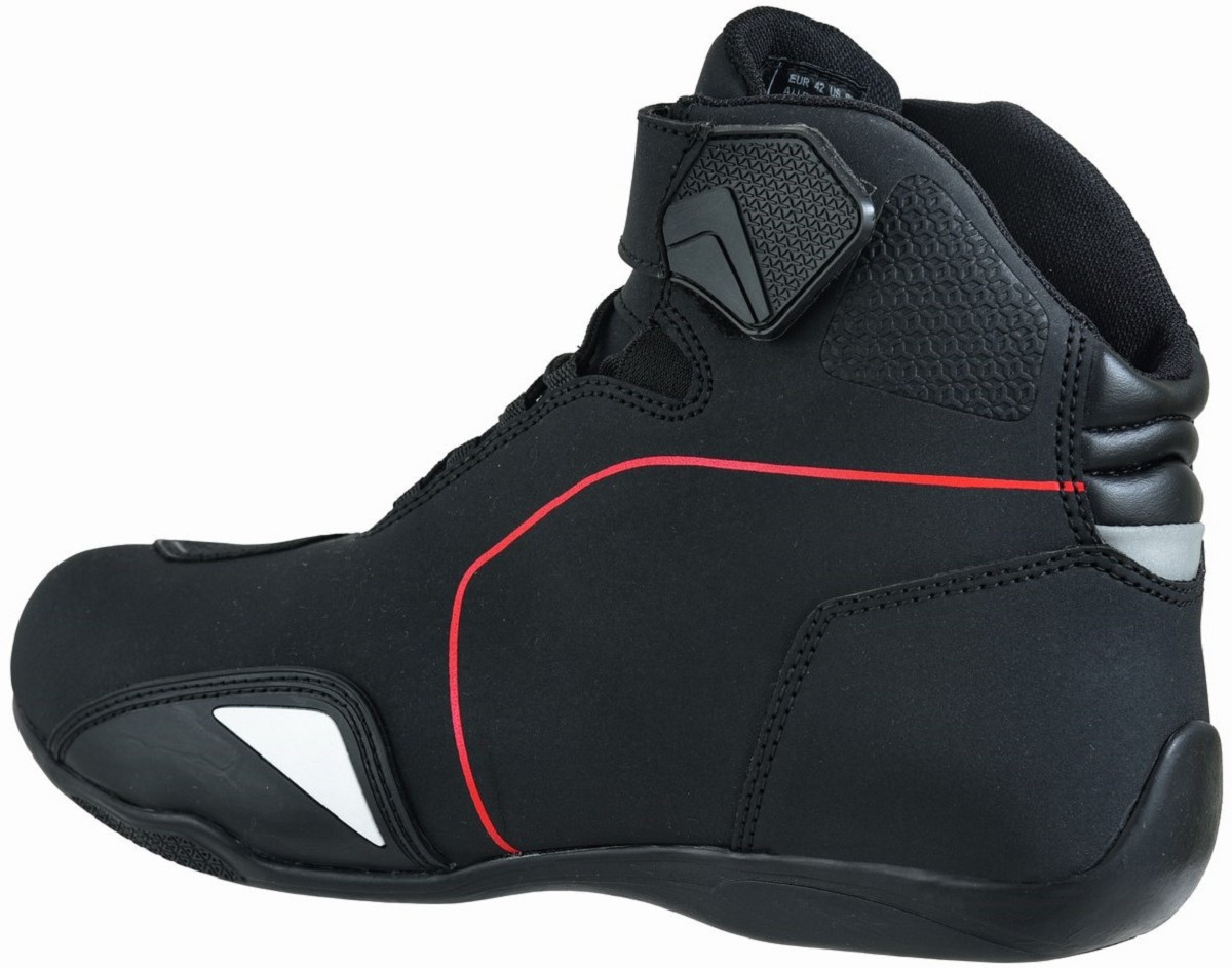 ZAPATILLAS DE MOTO IMPERMEABLES Y TRANSPIRABLES CON HOMOLOGACIÓN CE Y EPI