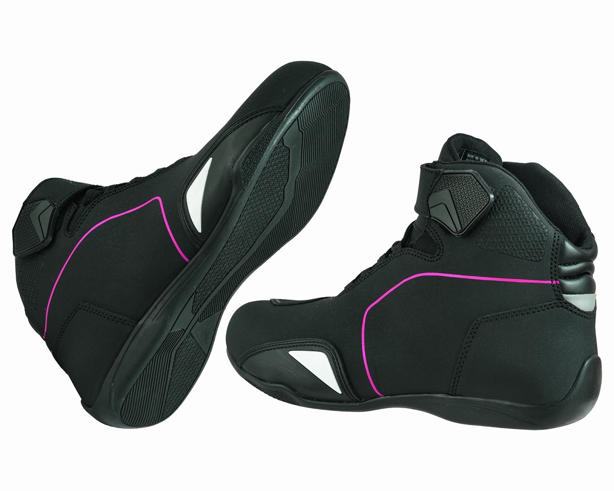 ZAPATILLAS DE MOTO PARA MUJER, IMPERMEABLES Y TRANSPIRABLES CON HOMOLOGACIÓN CE Y EPI ZAPATILLAS DE MOTO PARA MUJER, IMPERMEABLES Y TRANSPIRABLES CON HOMOLOGACIÓN CE Y EPI